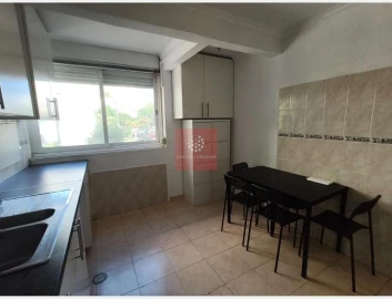 Apartamento T1 para Venda em Benfica