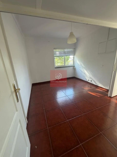 Apartamento T1 para Venda em Benfica