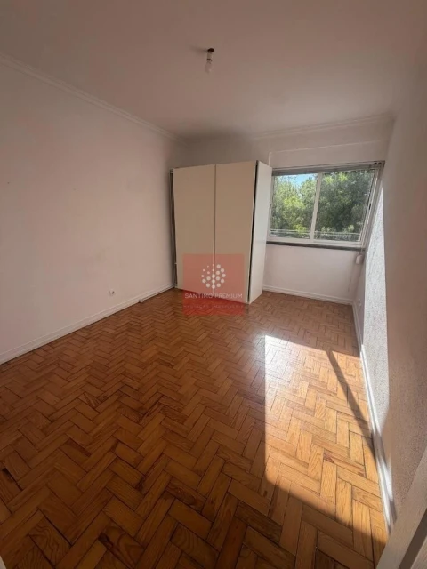 Apartamento T1 para Venda em Benfica