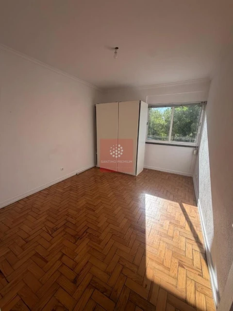 Apartamento T1 para Venda em Benfica