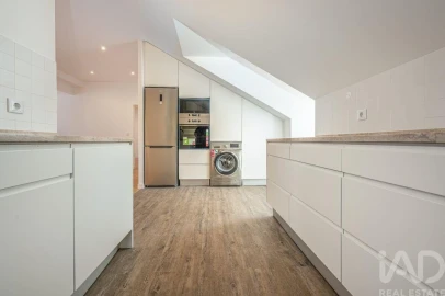 Apartamento T2 para Arrendamento em Oeiras e São Julião da Barra, Paço de Arcos e Caxias