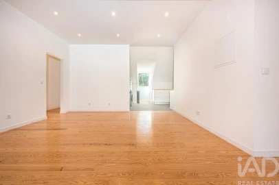 Apartamento T2 para Arrendamento em Oeiras e São Julião da Barra, Paço de Arcos e Caxias