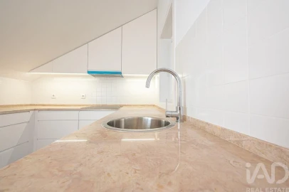 Apartamento T2 para Arrendamento em Oeiras e São Julião da Barra, Paço de Arcos e Caxias