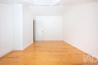 Apartamento T2 para Arrendamento em Oeiras e São Julião da Barra, Paço de Arcos e Caxias