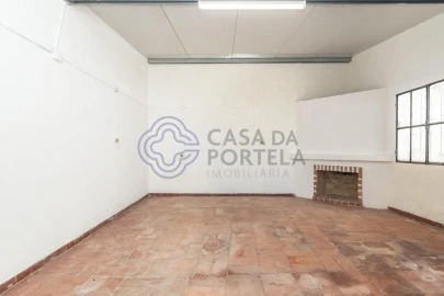 Moradia T3 para Venda em Charneca de Caparica e Sobreda