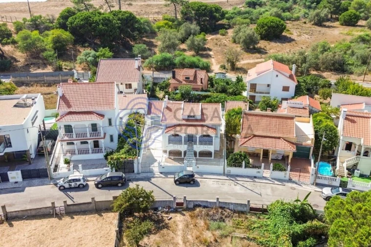 Moradia T3 para Venda em Charneca de Caparica e Sobreda Foto 2