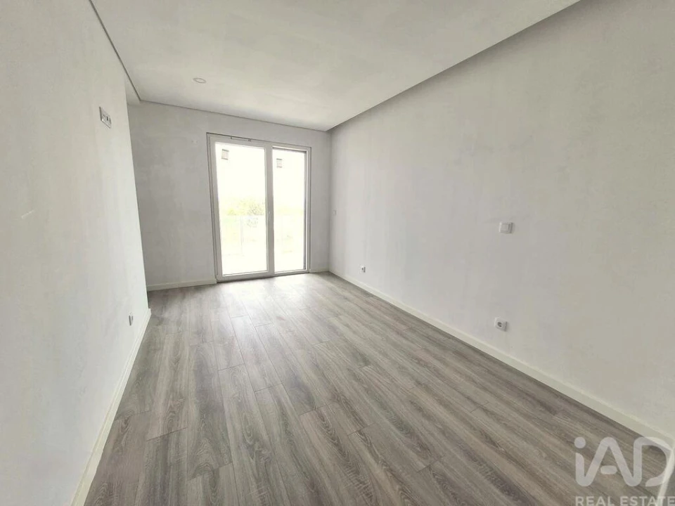 Apartamento T2 para Venda em Palmela Foto 6