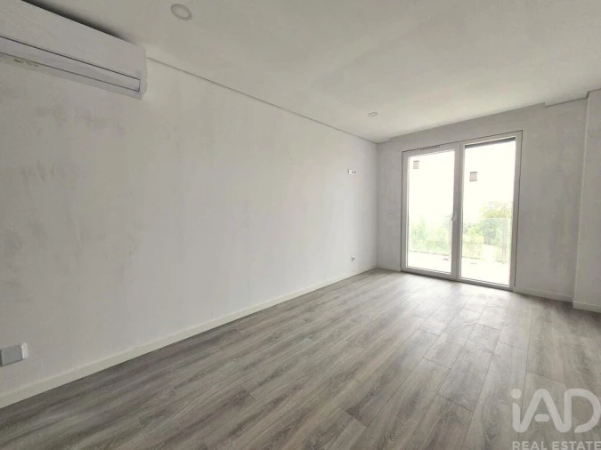 Apartamento T2 para Venda em Palmela Foto 2