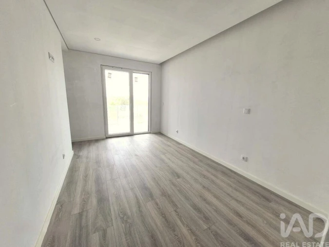 Apartamento T2 para Venda em Palmela Foto 6