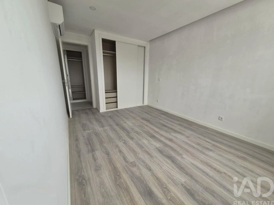 Apartamento T2 para Venda em Palmela Foto 8