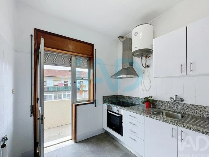 Apartamento T2 para Arrendamento em Rio Tinto Foto 7