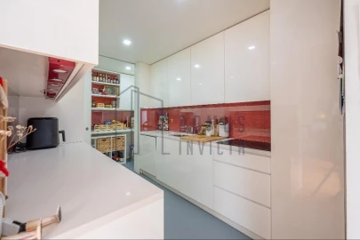 Apartamento T2 para Venda em Lordelo do Ouro e Massarelos