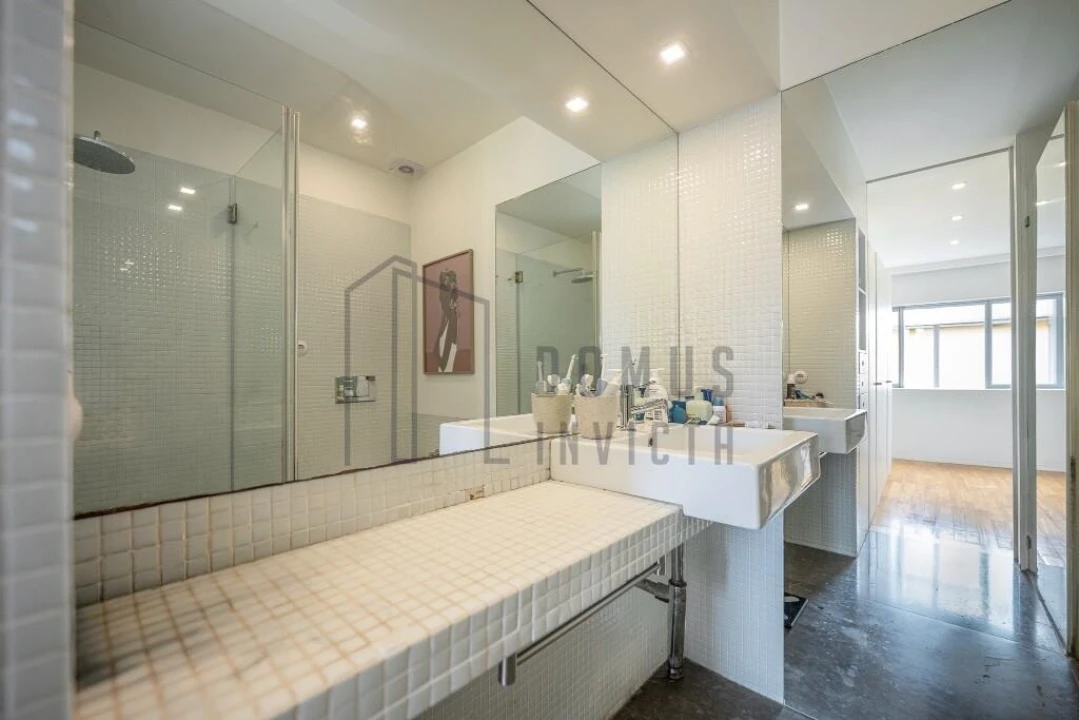 Apartamento T2 para Venda em Lordelo do Ouro e Massarelos Foto 25