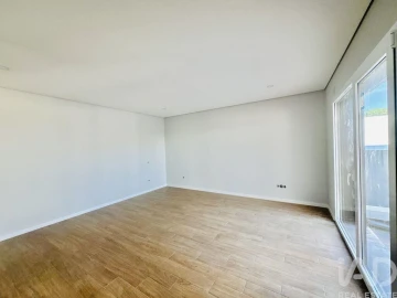 Moradia para Venda em Fernao Ferro