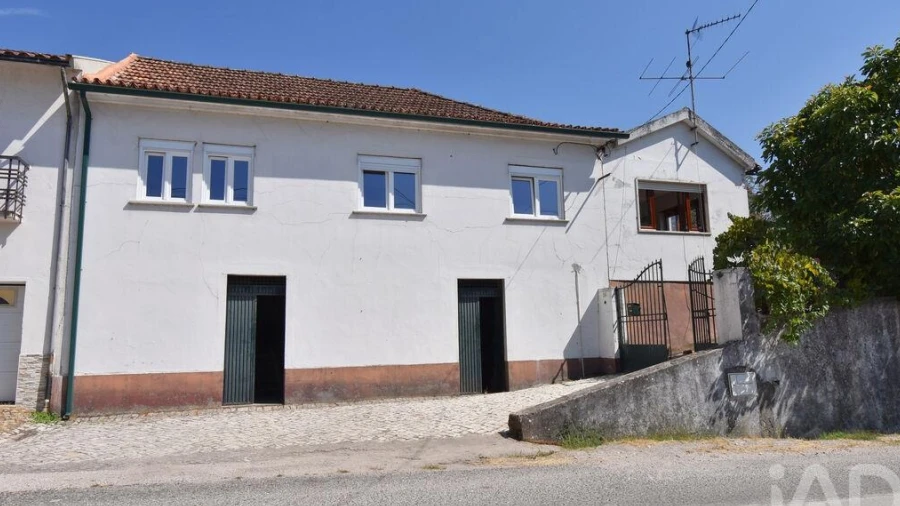 Moradia T3 para Venda em São Miguel, Santa Eufémia e Rabaçal
