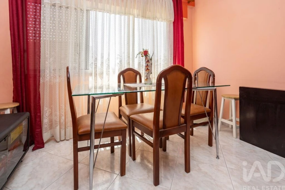 Apartamento T2 para Venda em Amora Foto 9