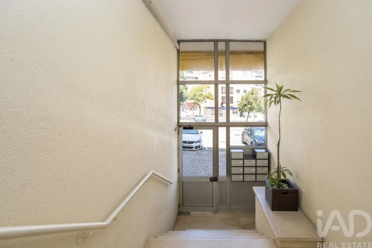 Apartamento T2 para Venda em Amora Foto 4