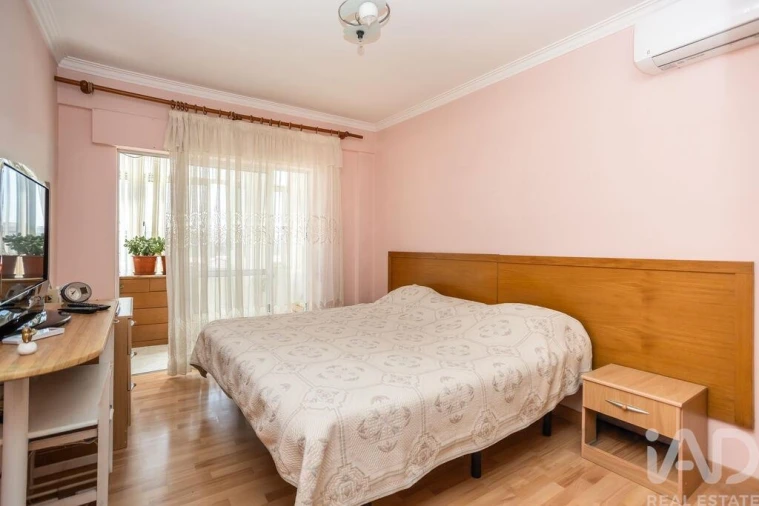 Apartamento T2 para Venda em Amora Foto 23