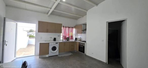 Moradia T2 para Venda em Albernoa e Trindade