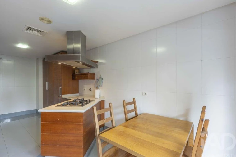 Apartamento T3 para Arrendamento em Sacavém e Prior Velho Foto 5