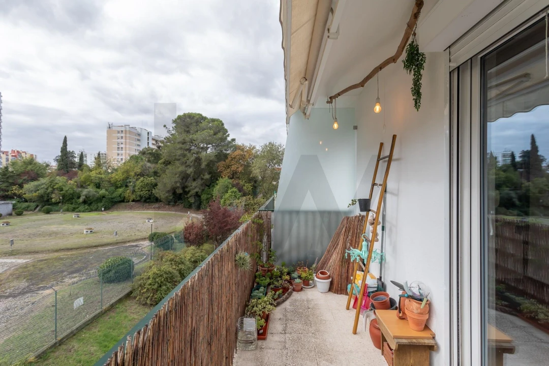 Apartamento T2 para Venda em Olivais Foto 38