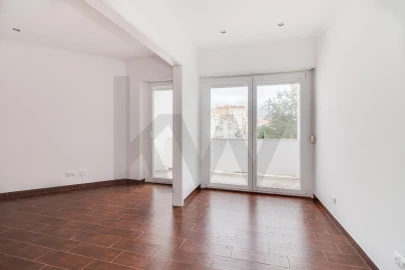 Apartamento T3 para Venda em São Domingos de Benfica