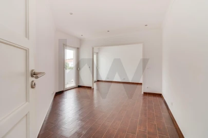 Apartamento T3 para Venda em São Domingos de Benfica