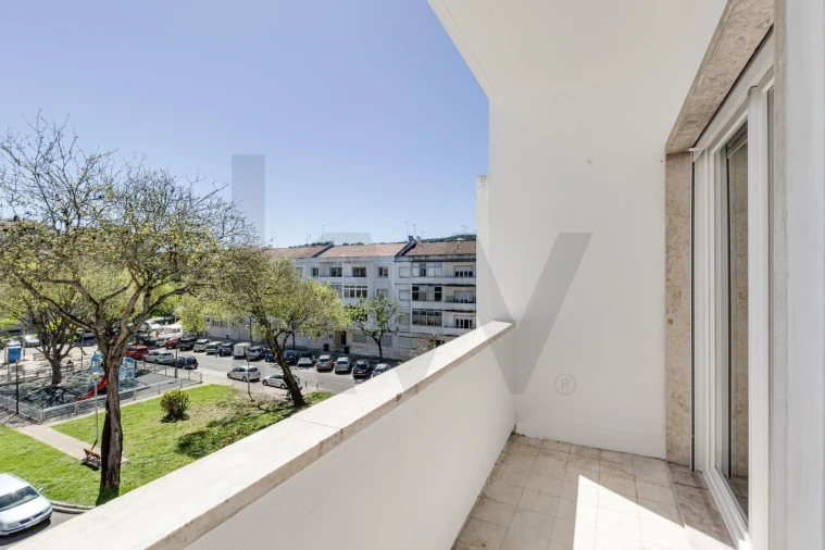 Apartamento T3 para Venda em São Domingos de Benfica Foto 4