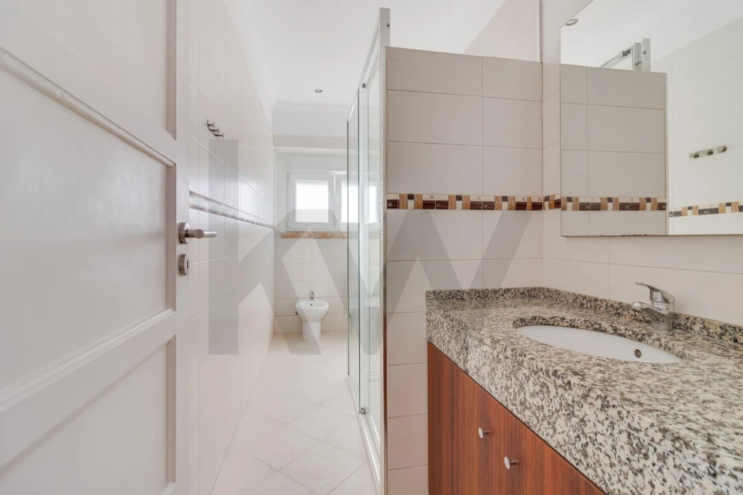 Apartamento T3 para Venda em São Domingos de Benfica Foto 14