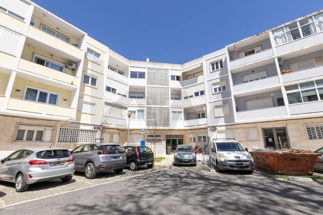 Apartamento T3 para Venda em São Domingos de Benfica Foto 1