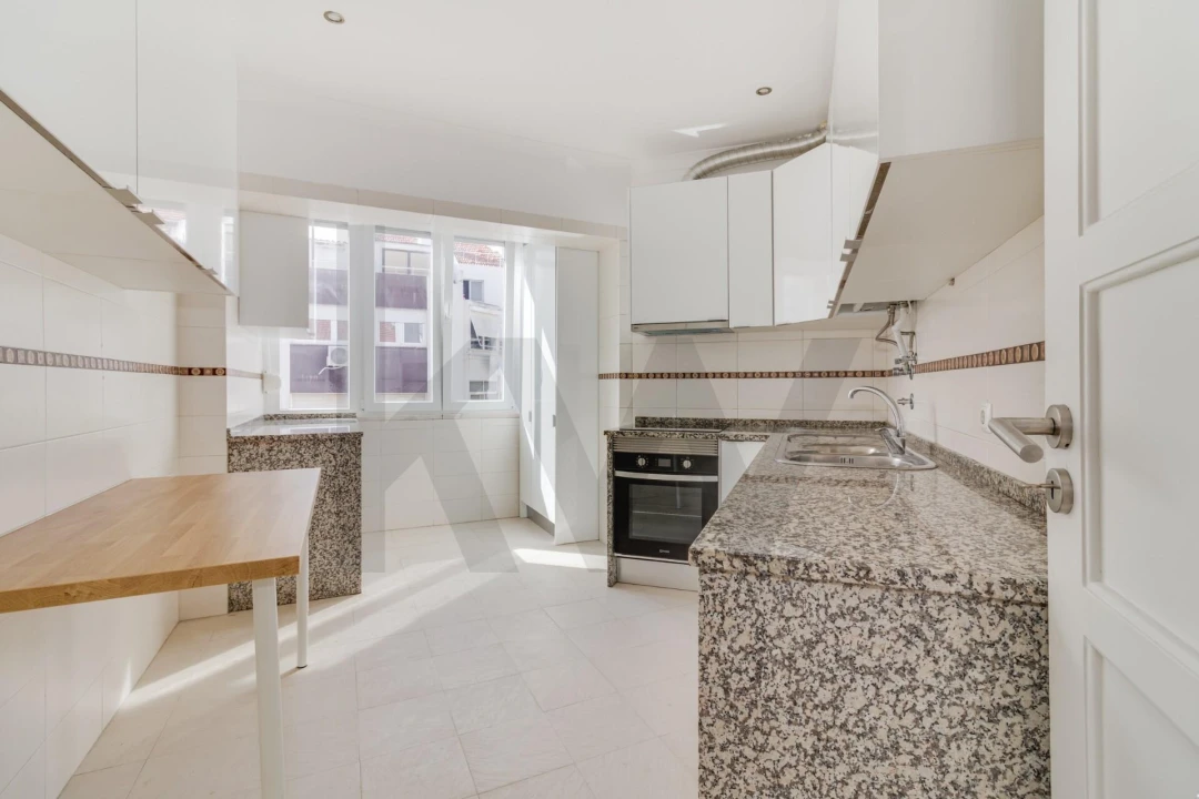 Apartamento T3 para Venda em São Domingos de Benfica Foto 9