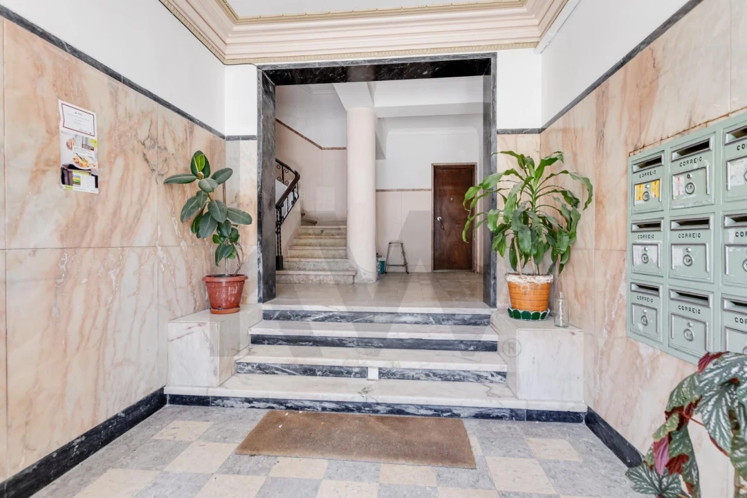 Apartamento T3 para Venda em São Domingos de Benfica Foto 23