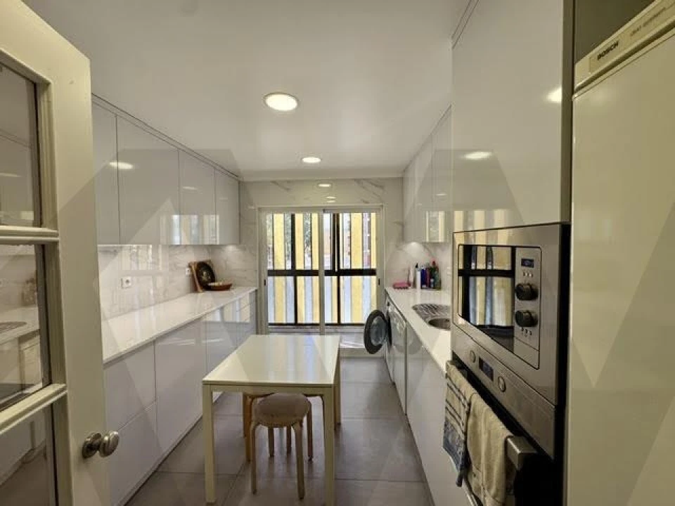 Apartamento T3 para Arrendamento em Lumiar Foto 12