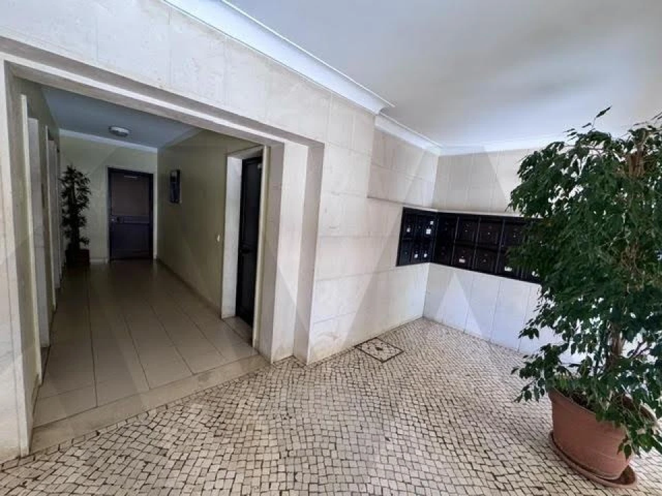 Apartamento T3 para Arrendamento em Lumiar Foto 6