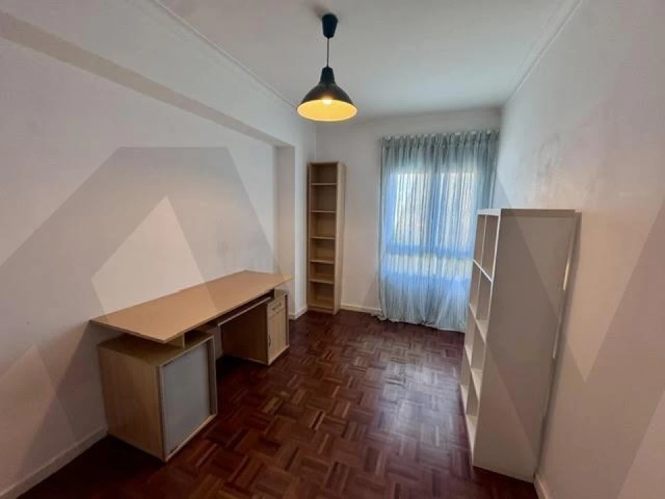 Apartamento T3 para Arrendamento em Lumiar Foto 28