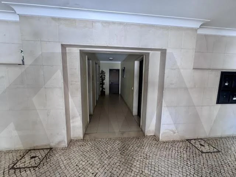 Apartamento T3 para Arrendamento em Lumiar Foto 5