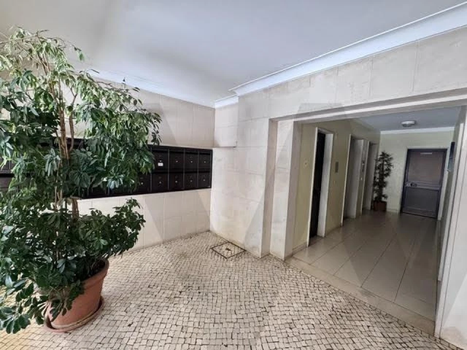 Apartamento T3 para Arrendamento em Lumiar Foto 7