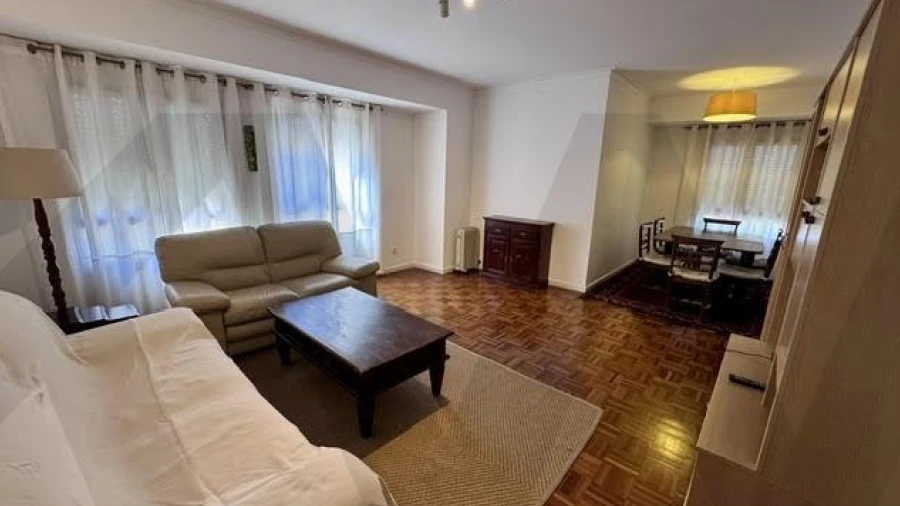 Apartamento T3 para Arrendamento em Lumiar