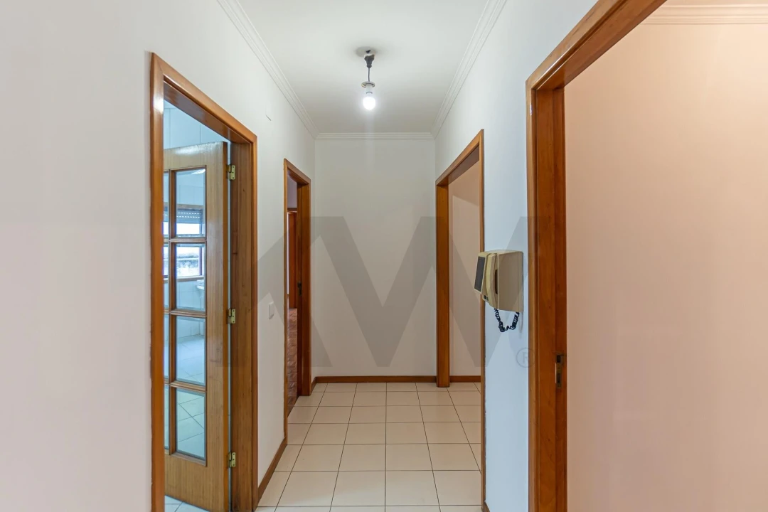 Apartamento T2 para Venda em Mafamude e Vilar do Paraíso Foto 4