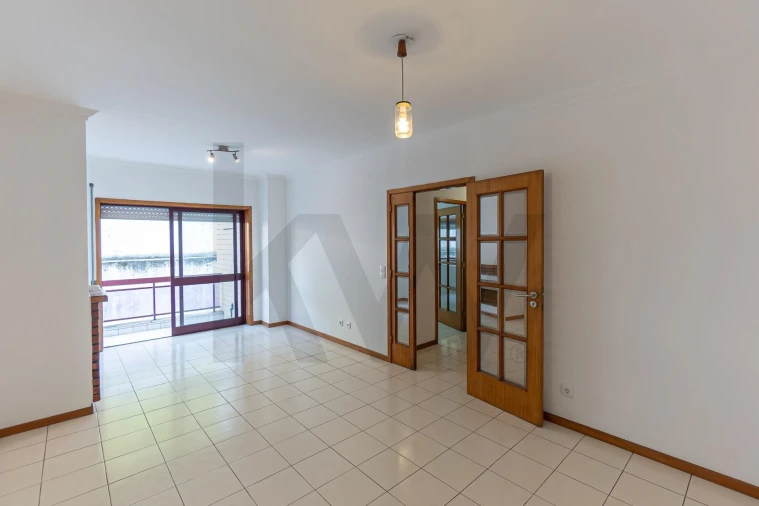 Apartamento T2 para Venda em Mafamude e Vilar do Paraíso Foto 2