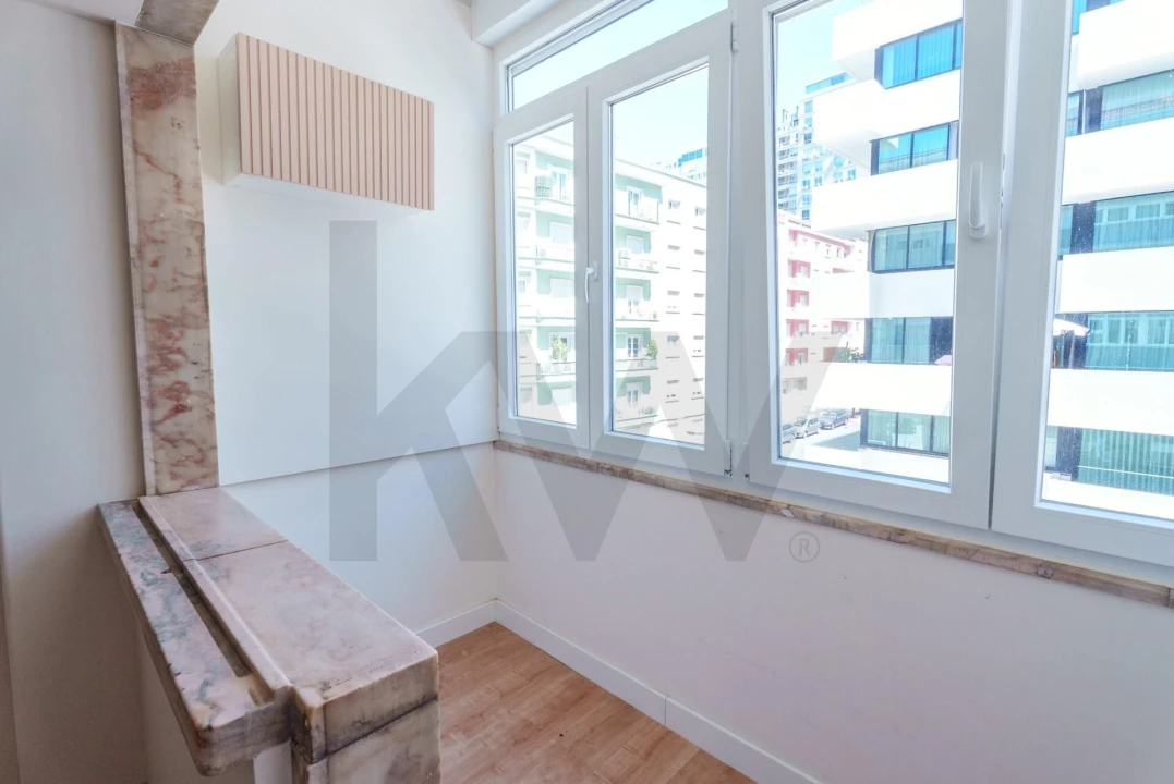 Apartamento T2 para Arrendamento em Campolide Foto 29