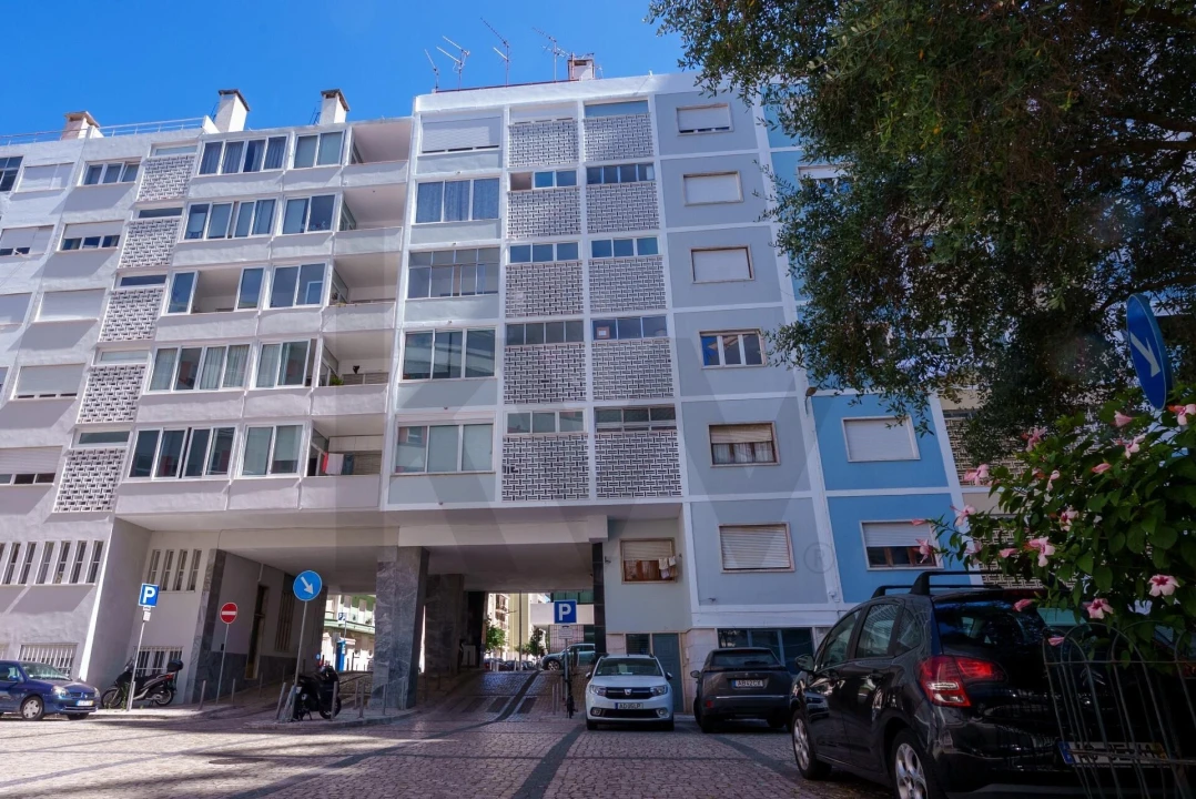 Apartamento T2 para Arrendamento em Campolide Foto 81