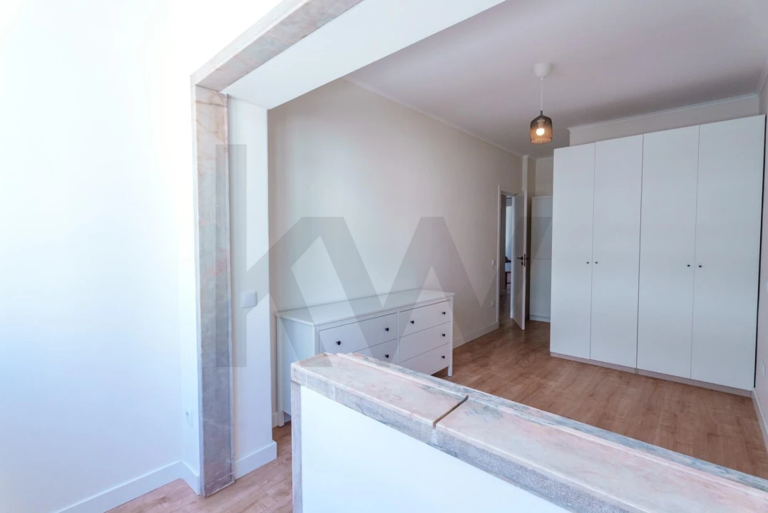 Apartamento T2 para Arrendamento em Campolide Foto 30