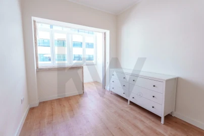 Apartamento T2 para Arrendamento em Campolide