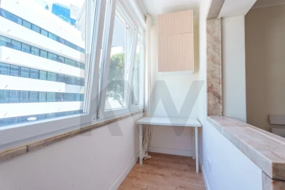 Apartamento T2 para Arrendamento em Campolide