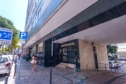 Apartamento T2 para Arrendamento em Campolide