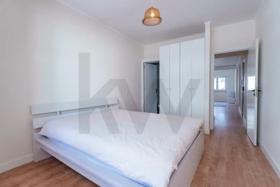 Apartamento T2 para Arrendamento em Campolide