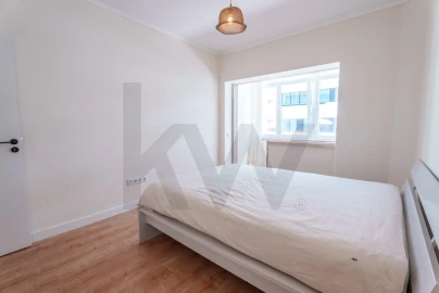Apartamento T2 para Arrendamento em Campolide