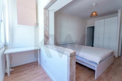Apartamento T2 para Arrendamento em Campolide