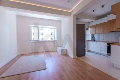 Apartamento T2 para Arrendamento em Campolide